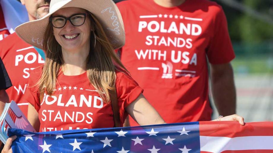 Bild: Frau in USA-Fanmontur bei einer Veranstaltung in Polen