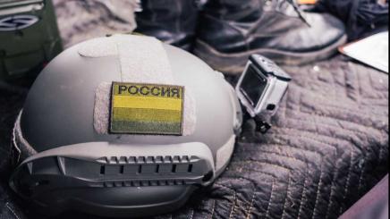 Bild: Helme, die eigentlich für militärische Simulationsspiele gedacht sind.