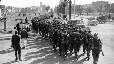Bild: oldaten des 1. Bataillons der Royal Scots in Port Said, November 1956