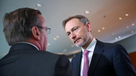 Finance Minister Christian Lindner and Defence Minister Boris Pistorius attend the weekly cabinet meeting at the Chancellery in Berlin, Germany May 24, 2023.