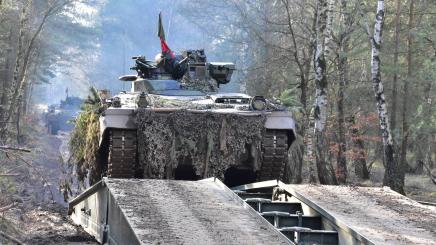 Schützenpanzer-Marder-Truppenübungsplatz_imago_Sven-Eckelkamp