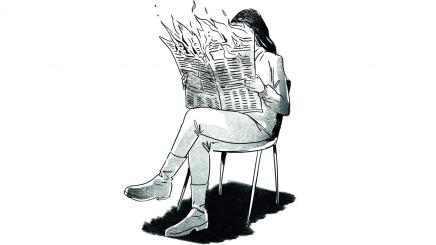 Zeichnung Frau mit brennender Zeitung