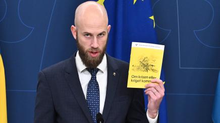 The Minister for Civil Defense, Carl Oskar Bohlin